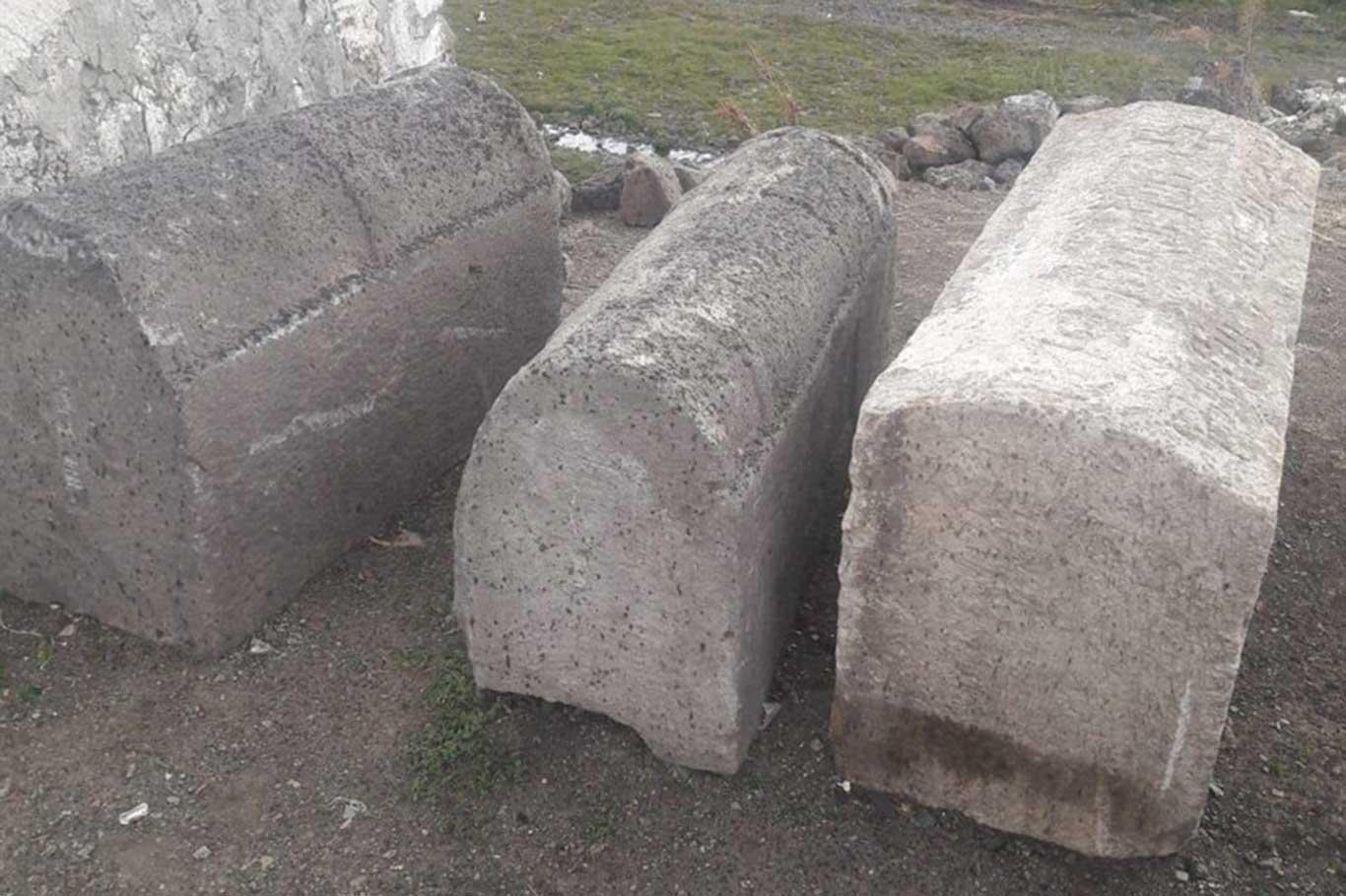 Kars'ta tarihi mezar taşları ele geçirildi